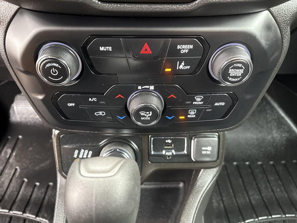 Used 2021 Jeep Renegade Latitude image 21