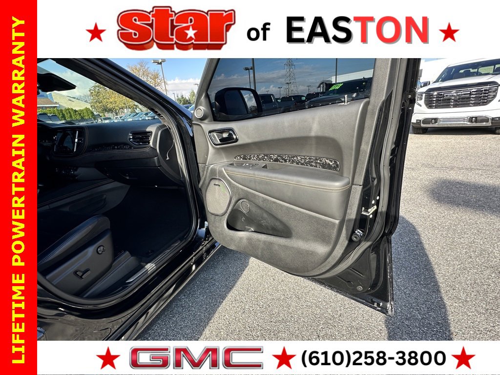 Used 2023 Dodge Durango R/T w/ Hemi Orange Plus Package image 11