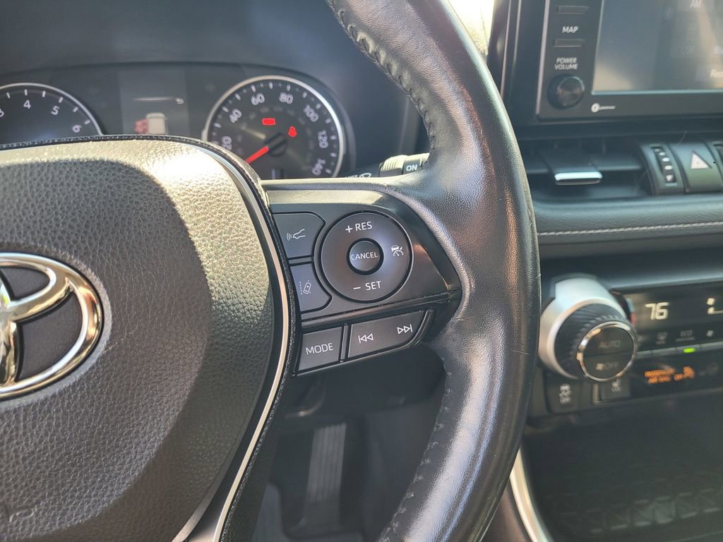 Used 2020 Toyota RAV4 XLE Premium image 23