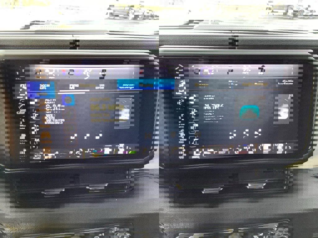 Used 2025 Jeep Gladiator Sport image 16