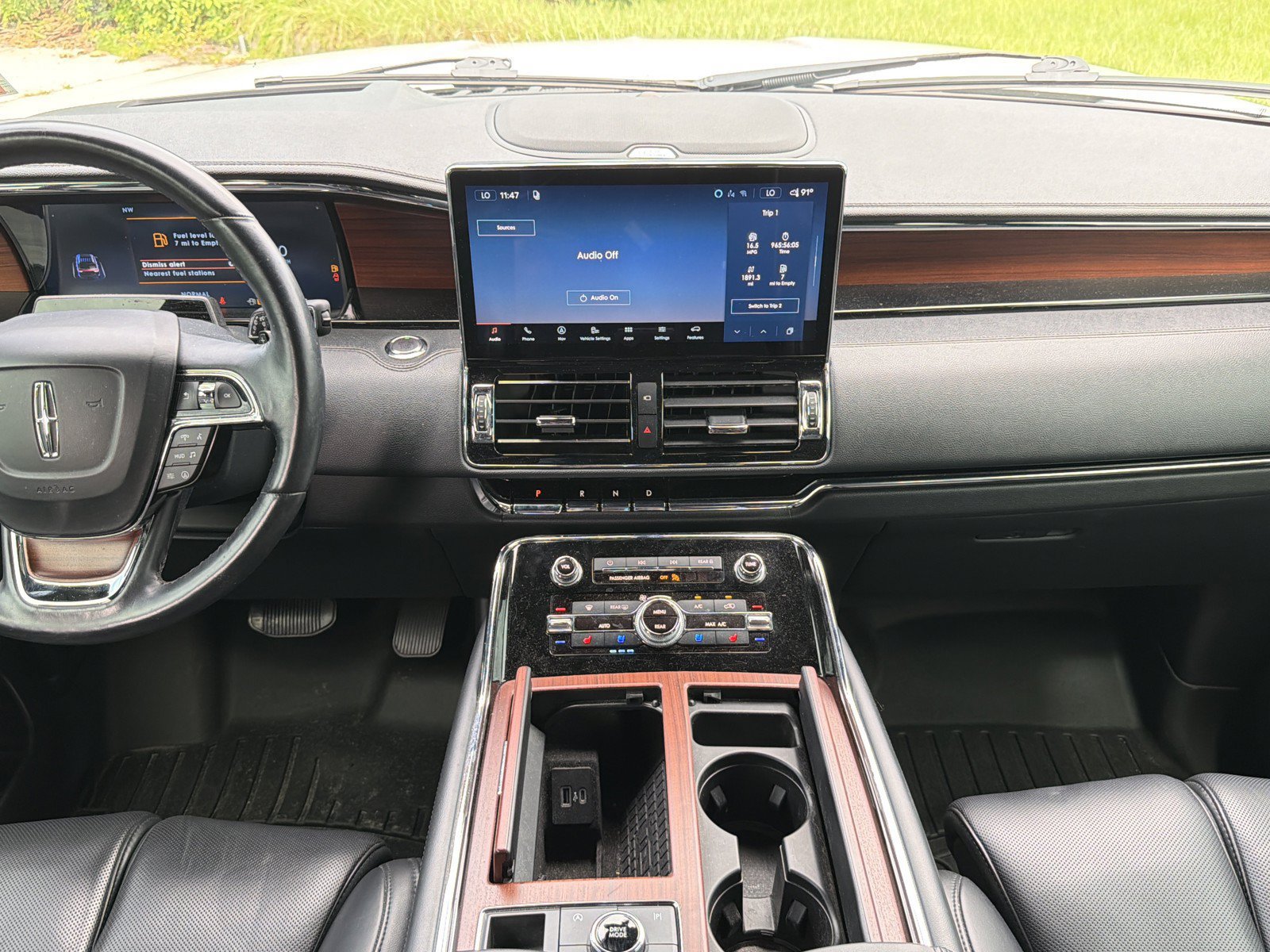 Used 2023 Lincoln Navigator Reserve AWD/4WD image 16