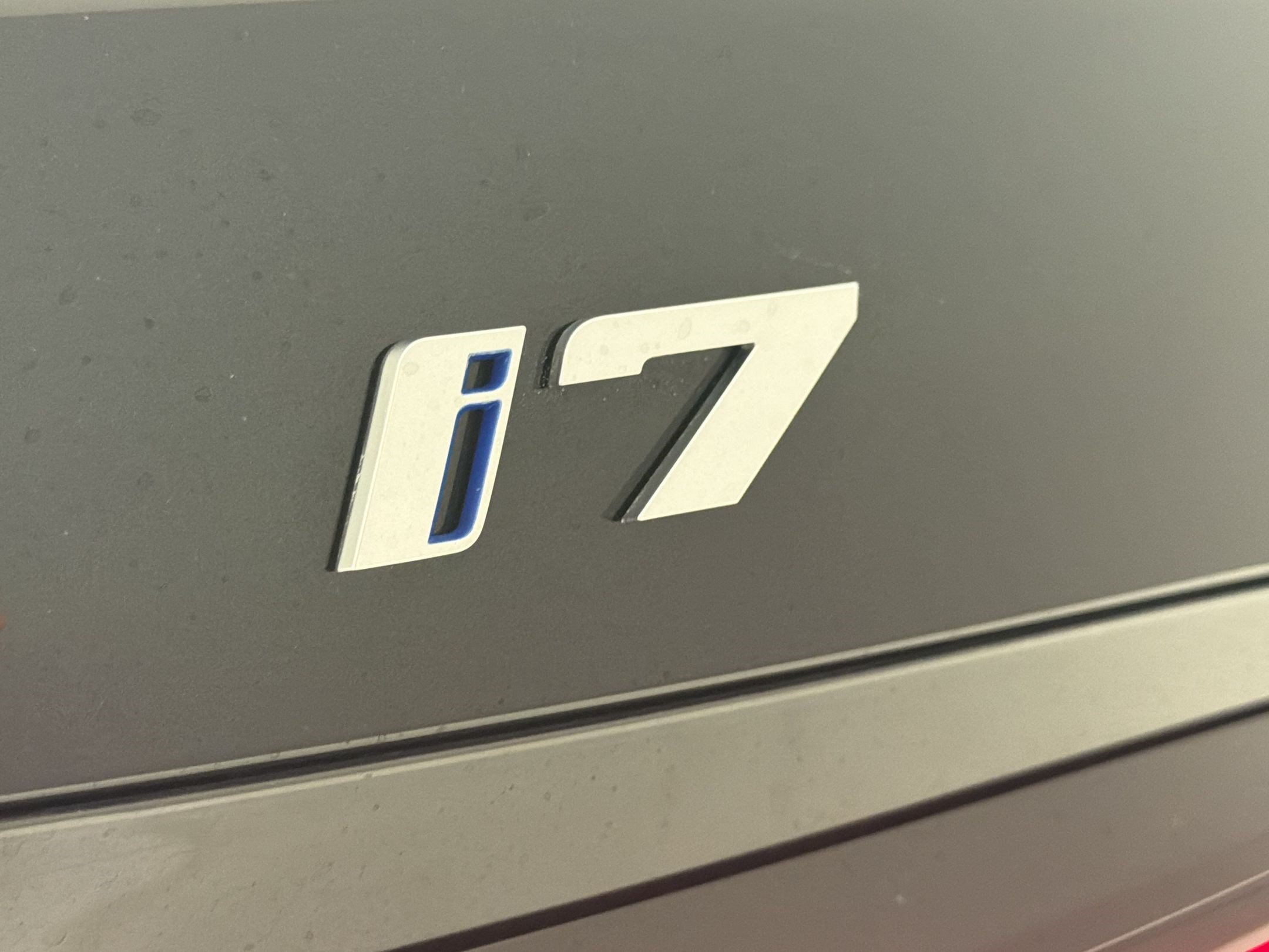 Used 2025 BMW i7 xDrive60 w/ Executive Package AWD/4WD image 34