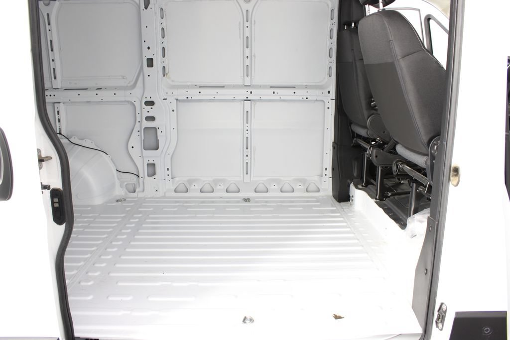 Used 2025 RAM ProMaster 2500 w/ Quick Order Package 22G SLT FWD image 17