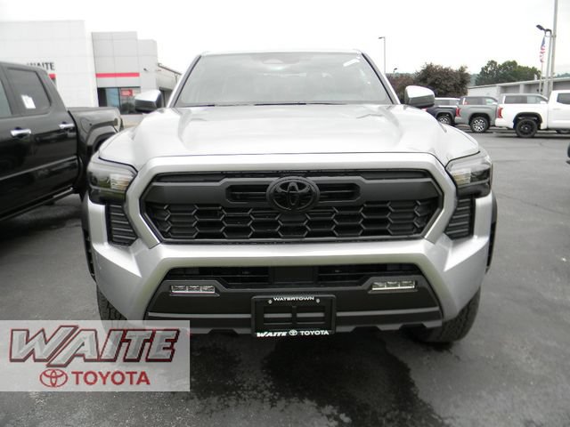 New 2026 Toyota Tacoma TRD Off-Road AWD/4WD image 2