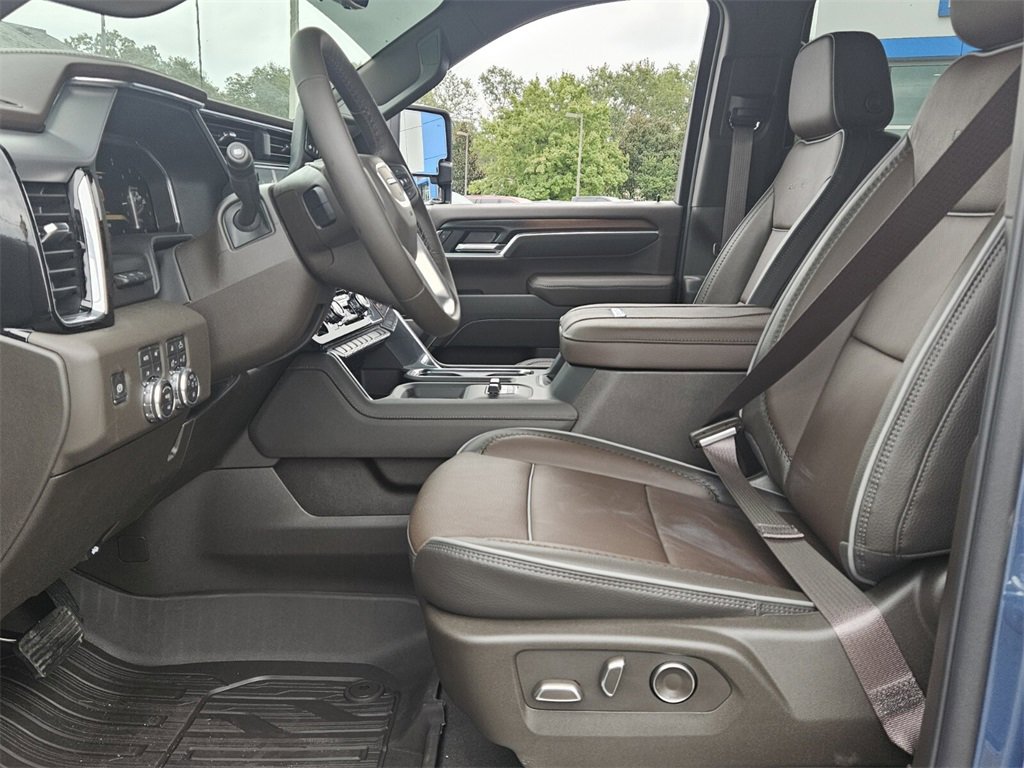 New 2026 GMC Sierra 3500 Denali w/ Technology Package image 3