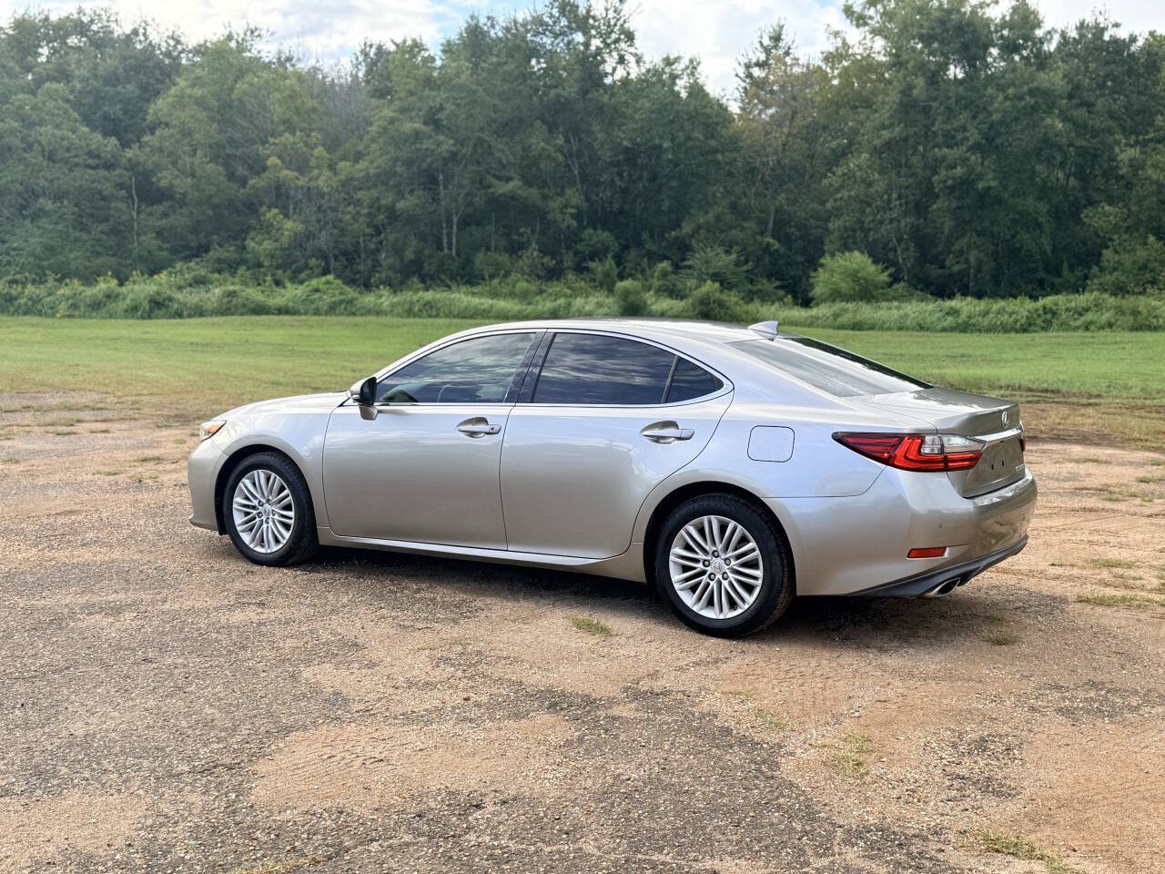 Used 2017 Lexus ES 350 FWD image 3