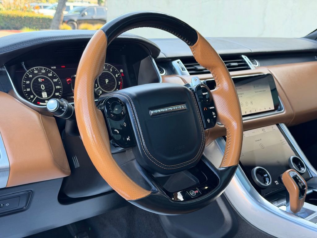 Used 2018 Land Rover Range Rover Sport SVR image 16