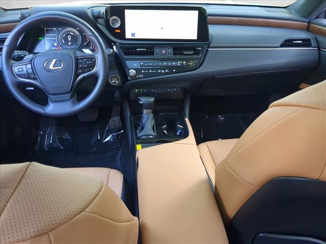 Used 2025 Lexus ES 300h w/ Premium Package image 19
