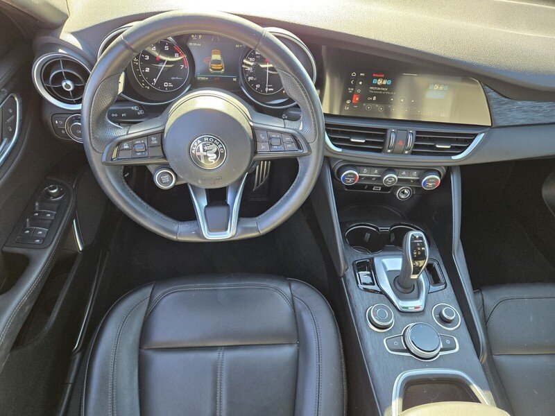 Used 2023 Alfa Romeo Giulia Sprint RWD image 12