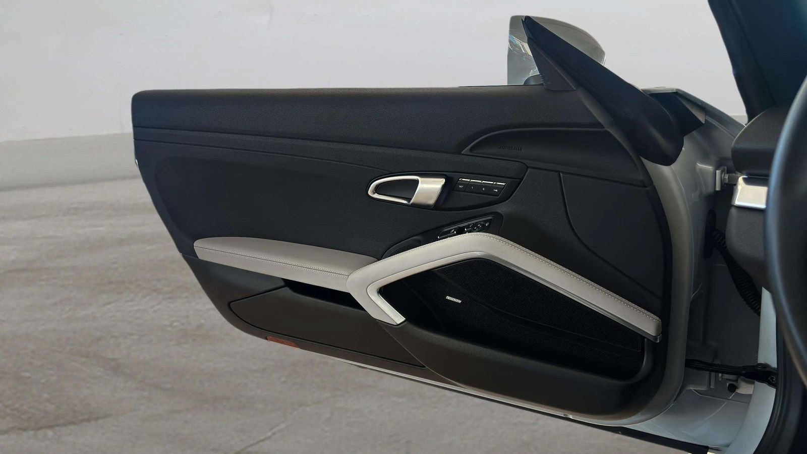 Used 2025 Porsche 718 Boxster S image 26