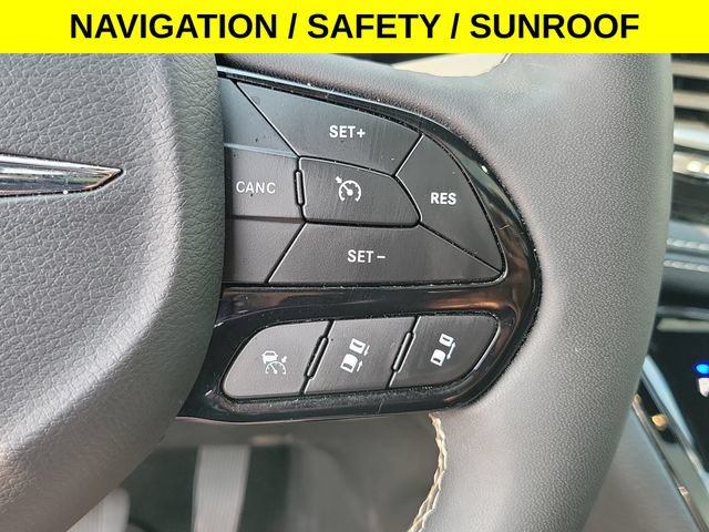 Used 2025 Chrysler Pacifica Limited FWD image 17