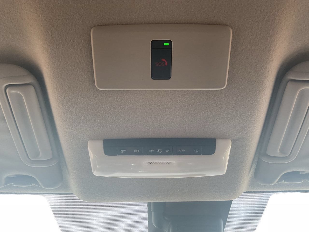 Used 2025 Nissan Versa SR w/ Trunk Package FWD image 14