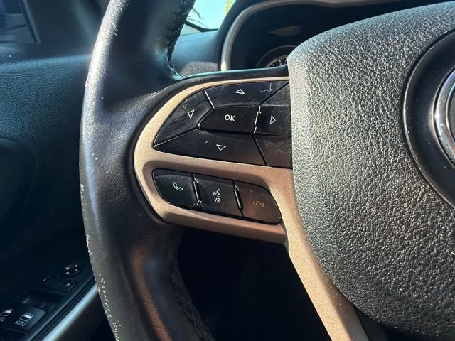 Used 2017 Jeep Cherokee Latitude image 21