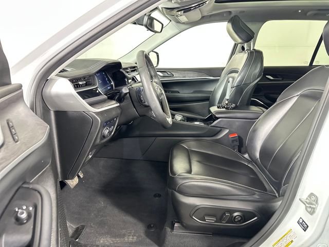 Used 2023 Jeep Grand Cherokee 4WD 4xe image 11