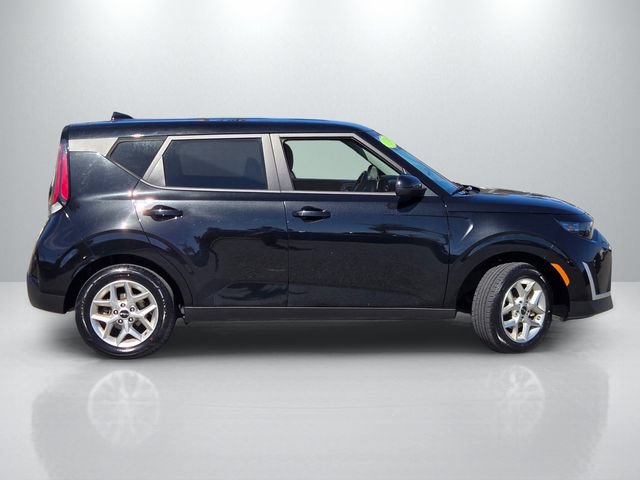 Used 2024 Kia Soul LX w/ Option Group 015 FWD image 3