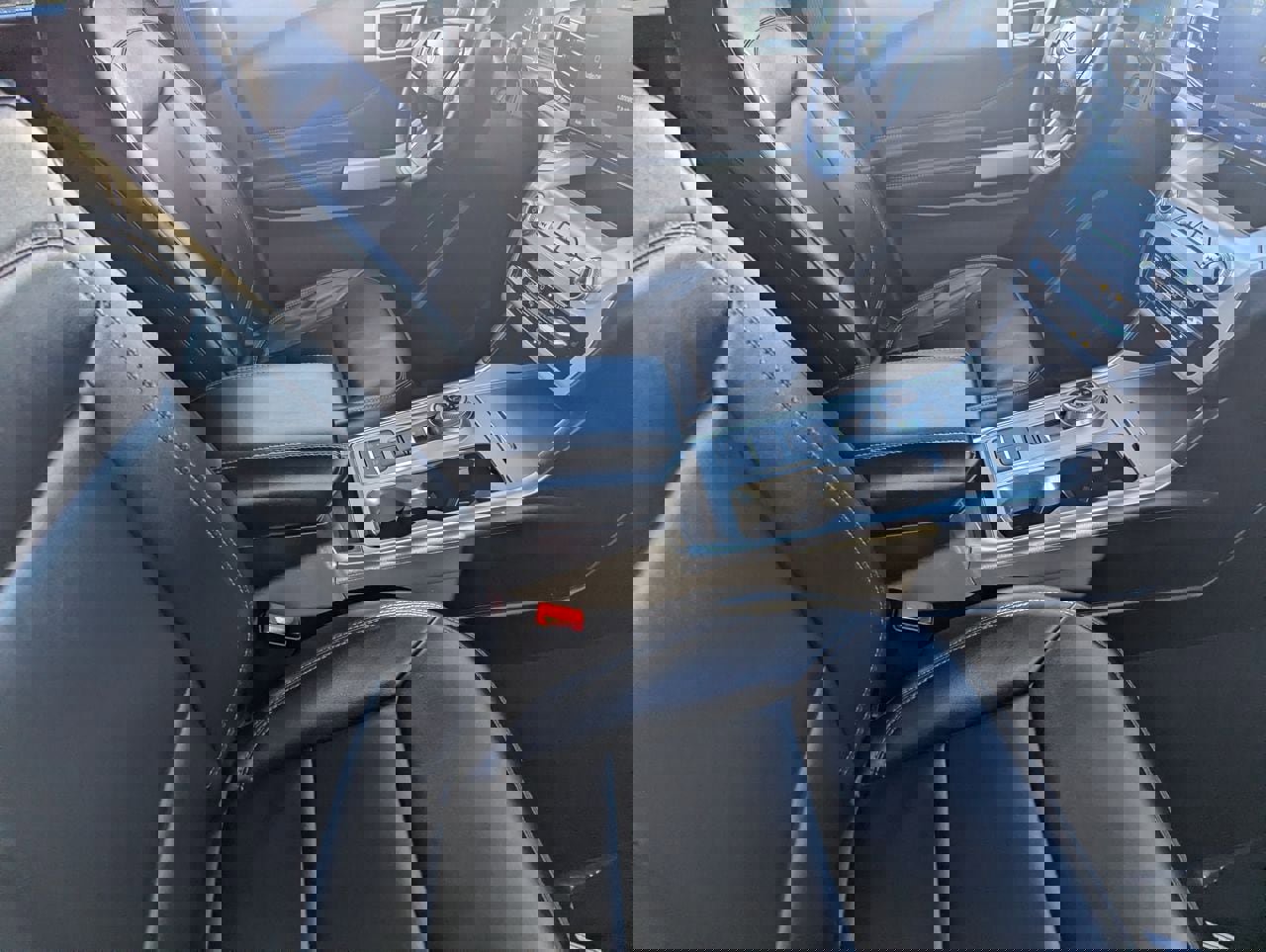 Used 2023 Ford Explorer XLT w/ Equipment Group 202A image 6