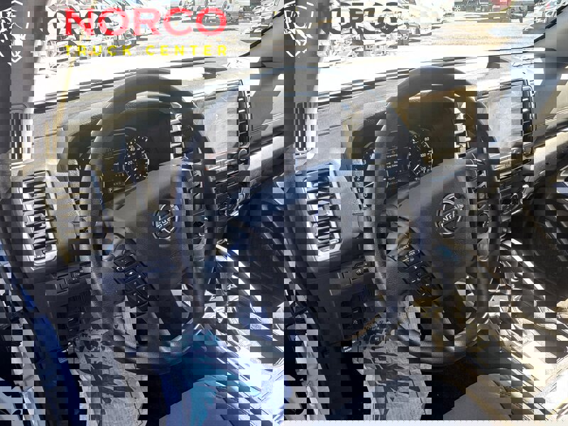 Used 2024 Nissan Frontier SV image 18