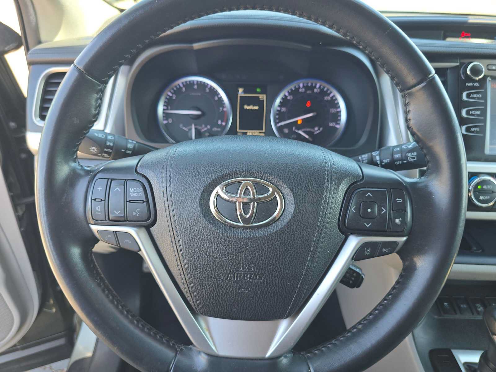 Certified 2019 Toyota Highlander XLE w/ Carpet Mat Package (TMS) AWD/4WD image 24