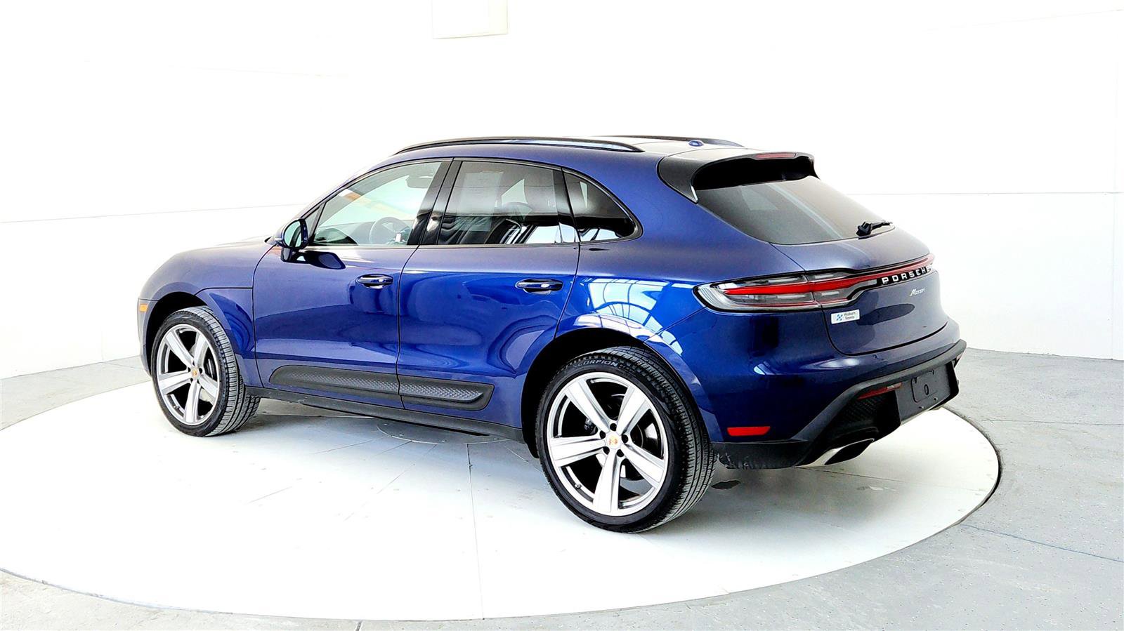 Used 2024 Porsche Macan Turbo image 4