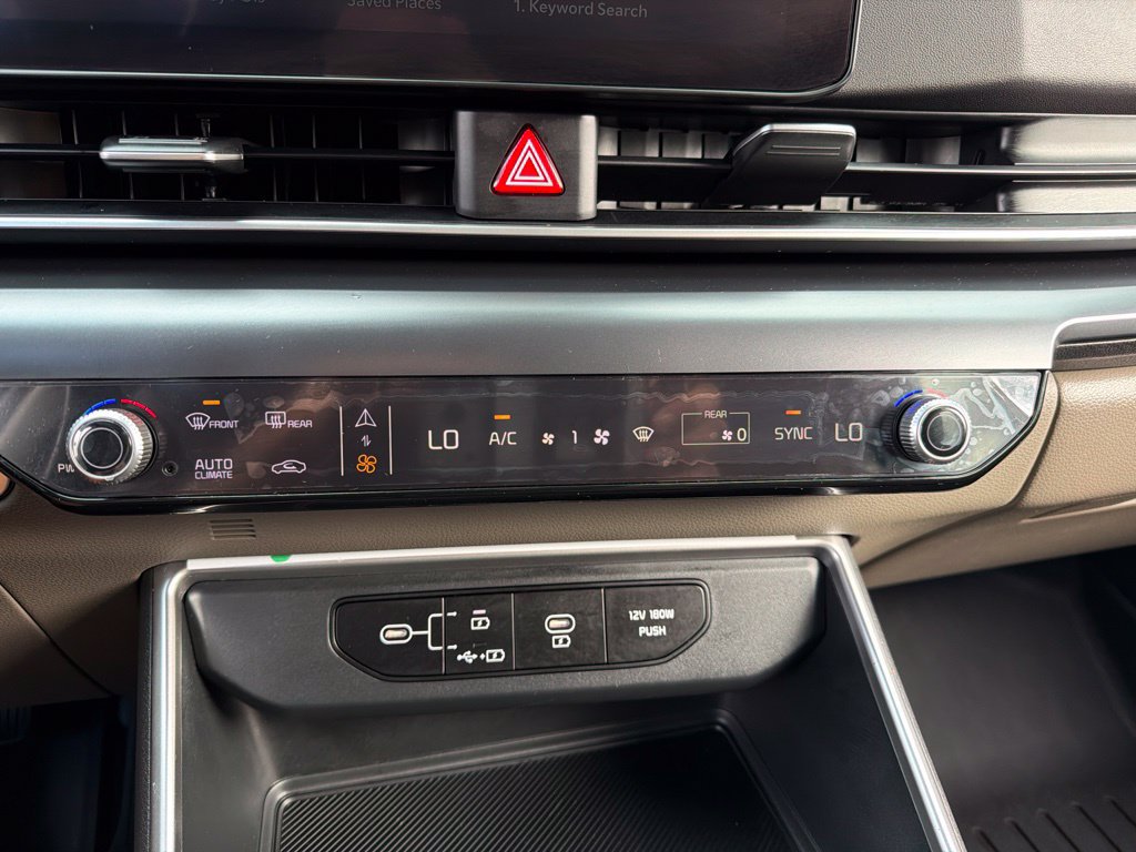 Certified 2026 Kia Carnival FWD image 13