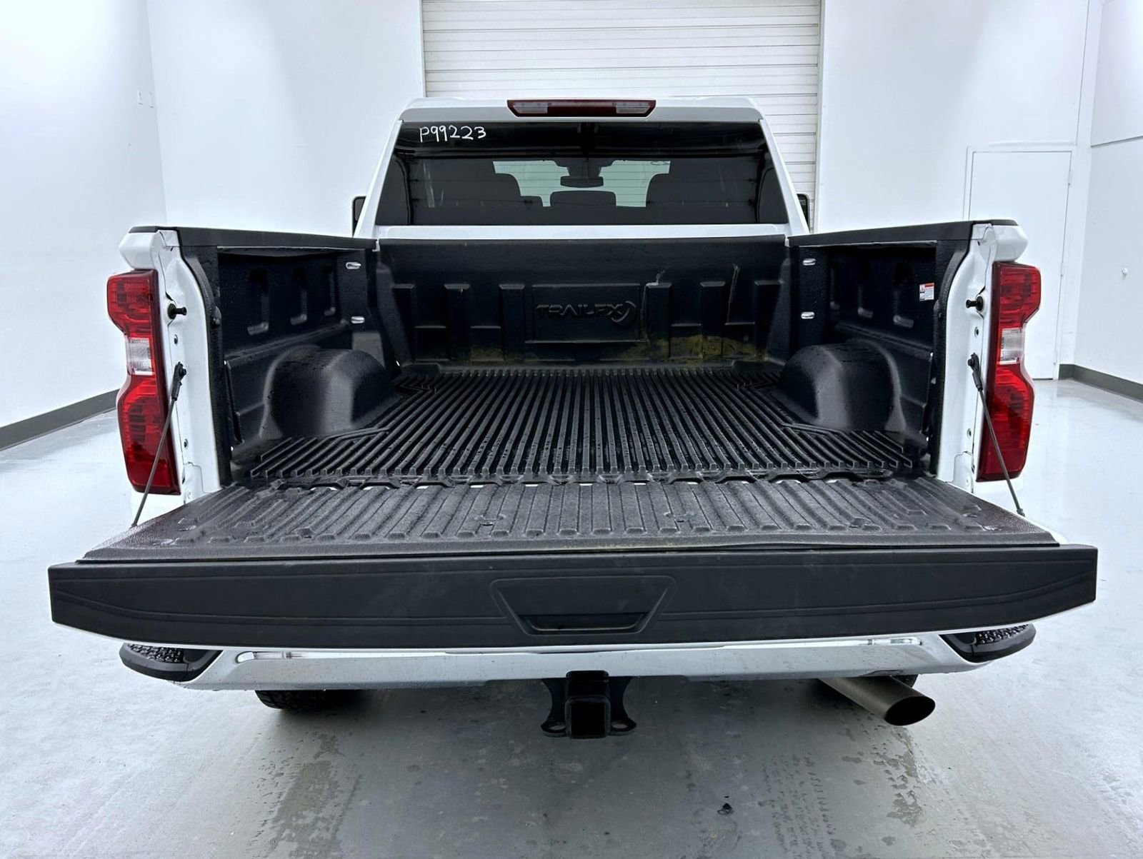 Used 2025 Chevrolet Silverado 2500 LT w/ Convenience Package image 21