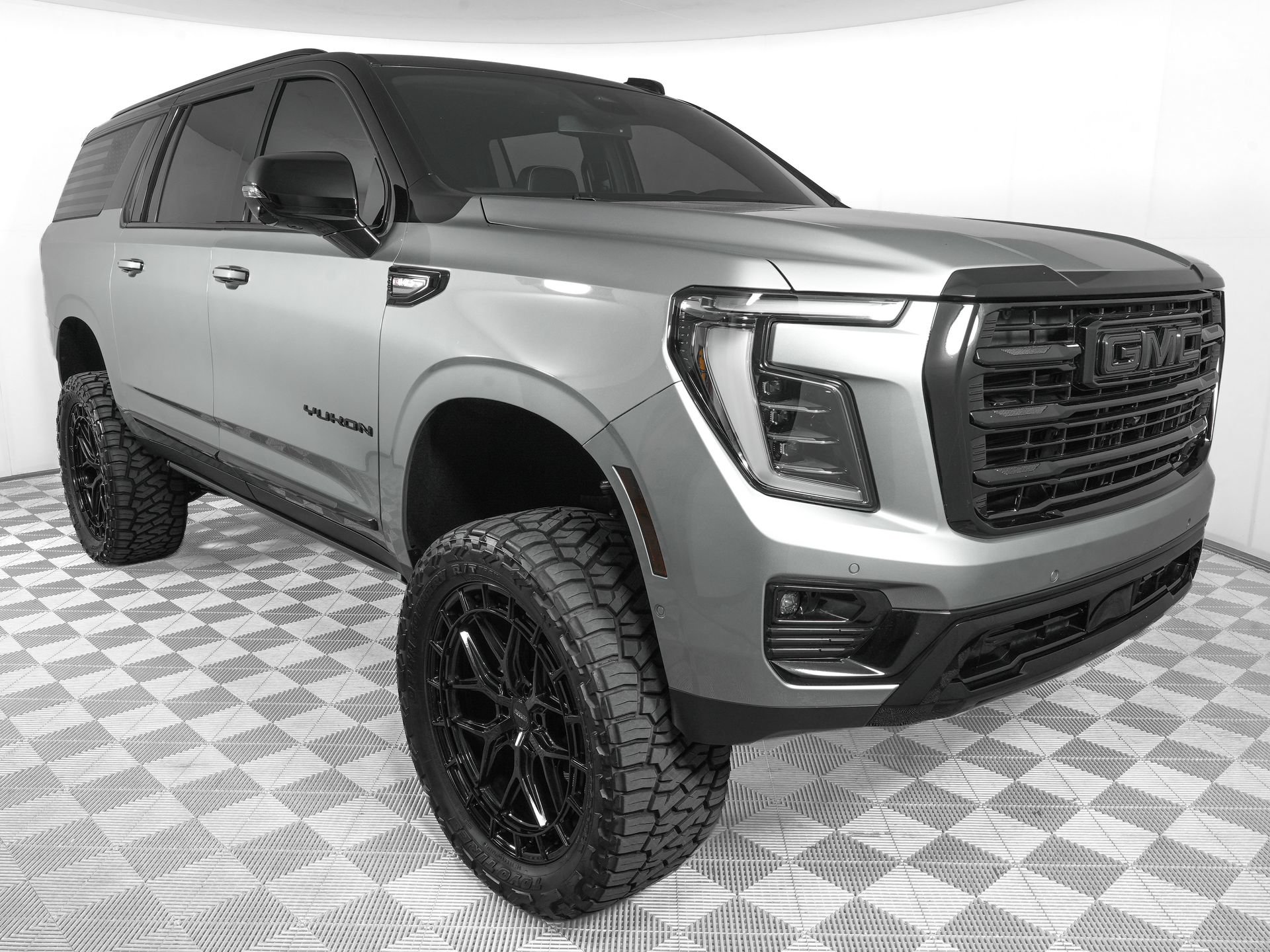 Used 2025 GMC Yukon XL Elevation w/ LPO, Floor Liner Package AWD/4WD image 4