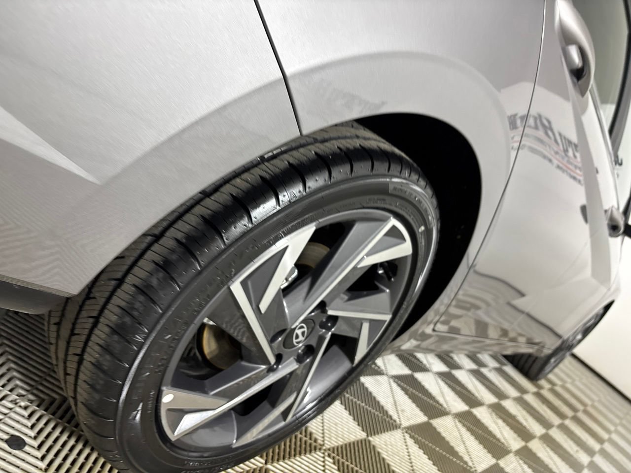 Used 2024 Hyundai Elantra SEL w/ Convenience Package FWD image 33