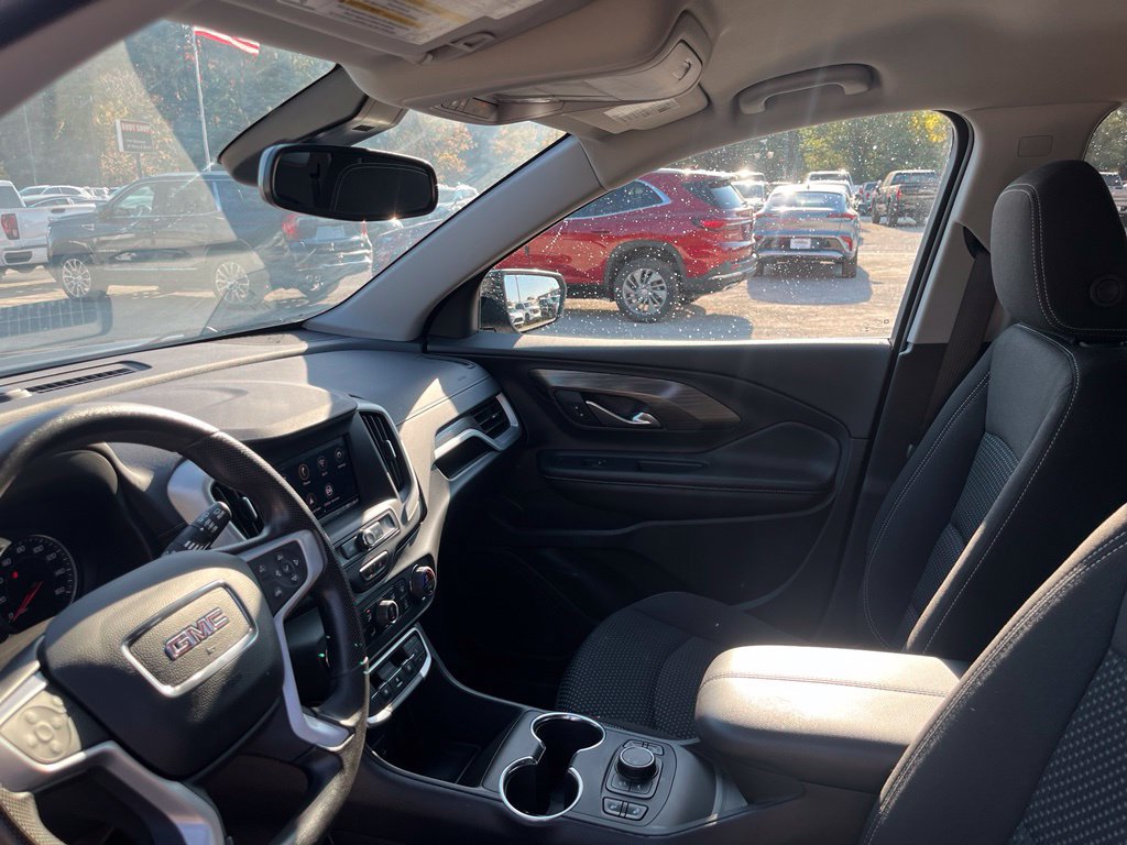 Used 2024 GMC Terrain SLE w/ Driver Convenience Package FWD image 20