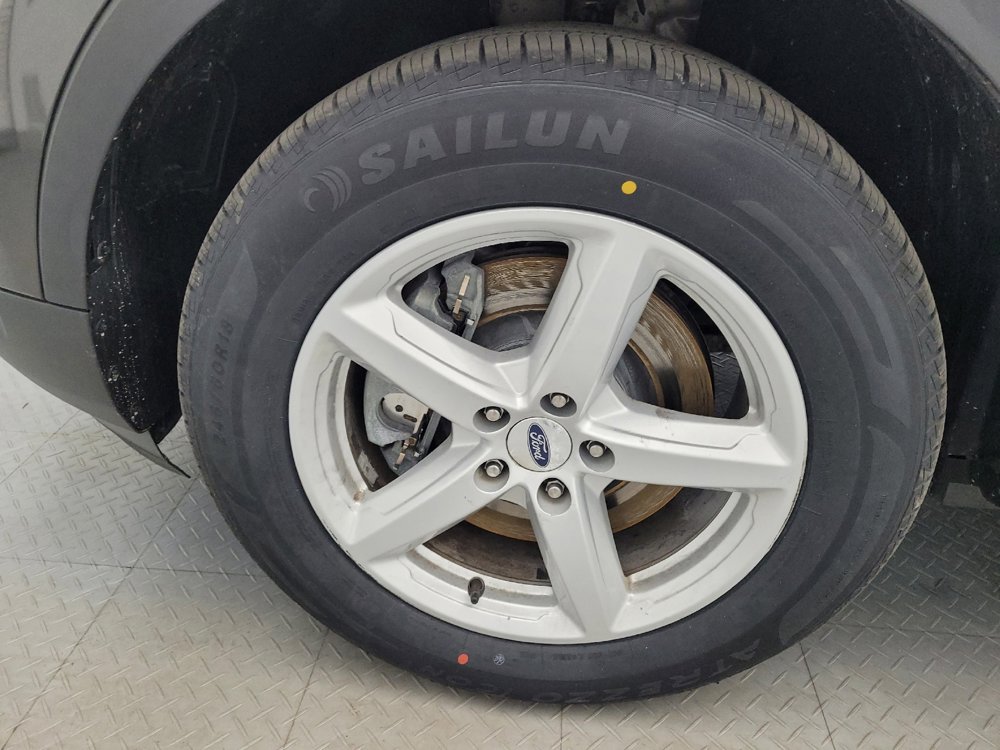 Used 2017 Ford Explorer XLT w/ Equipment Group 202A image 31