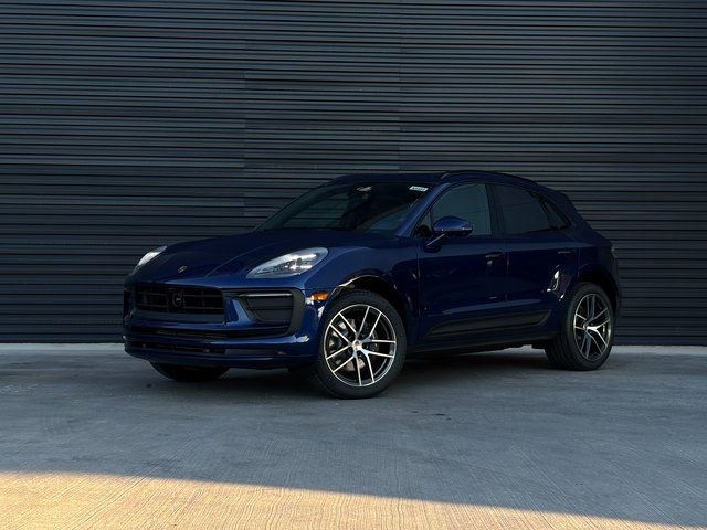 Certified 2026 Porsche Macan AWD/4WD image 1
