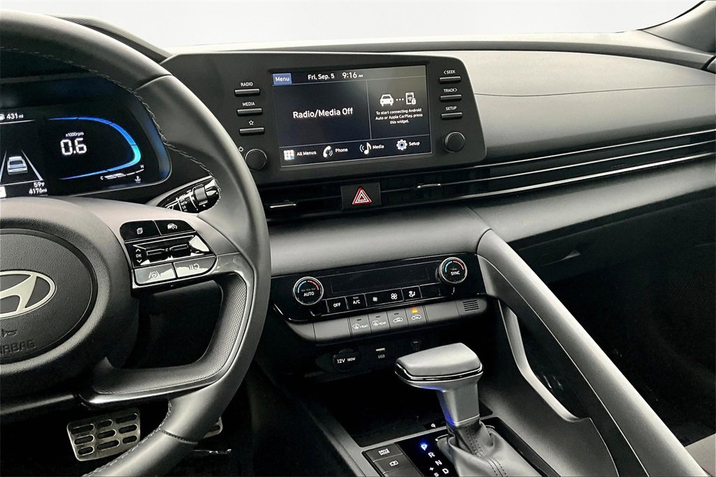 Certified 2025 Hyundai Elantra Sport image 6