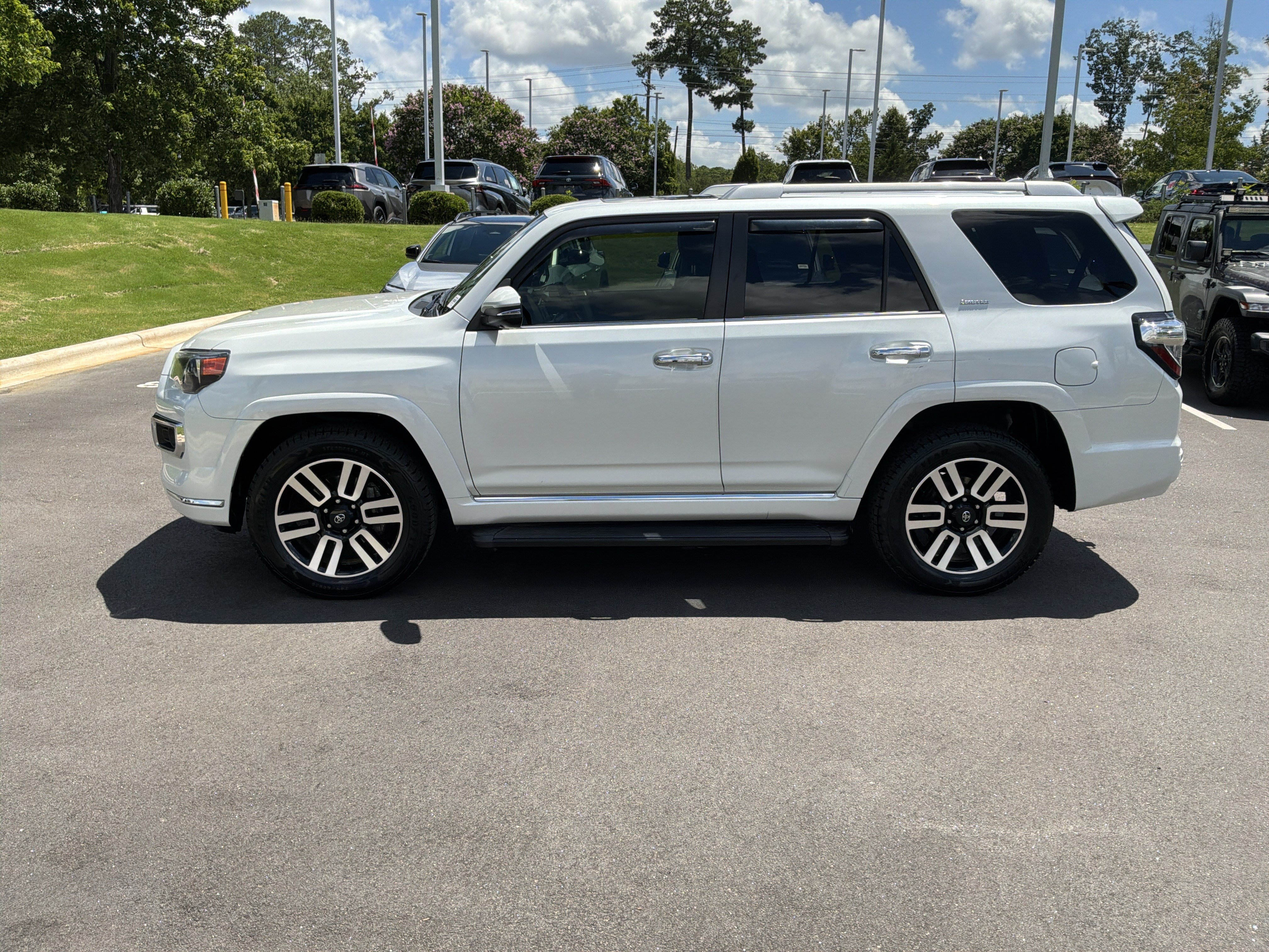Used 2024 Toyota 4Runner Limited AWD/4WD image 7