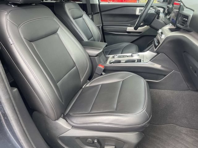 Used 2024 Ford Explorer XLT w/ Equipment Group 202A AWD/4WD image 28