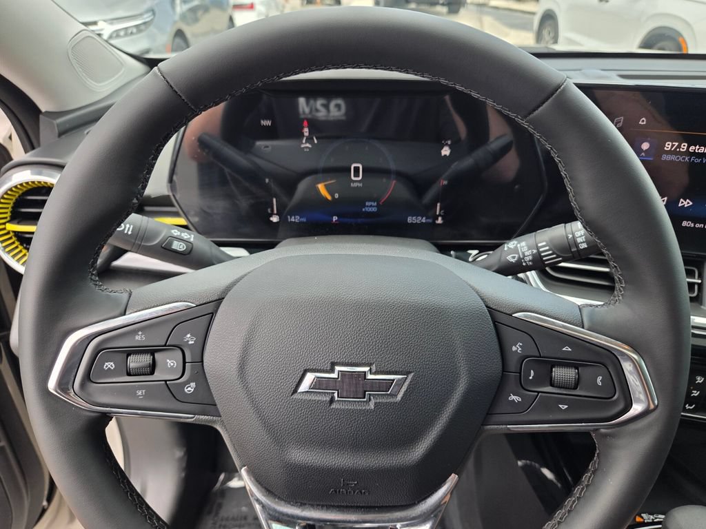 Used 2026 Chevrolet Trax ACTIV w/ Sunroof Package FWD image 28