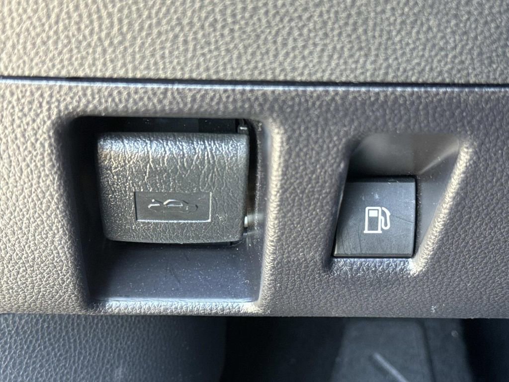 Used 2022 Toyota Highlander XSE image 47