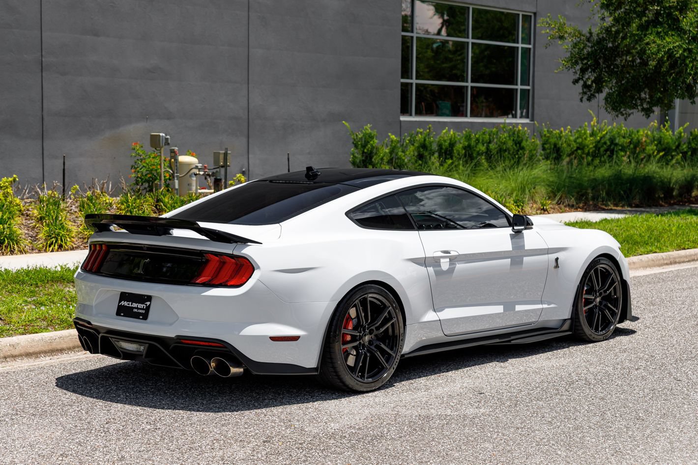 Used 2022 Ford Mustang Shelby GT500 w/ Technology Package RWD image 10