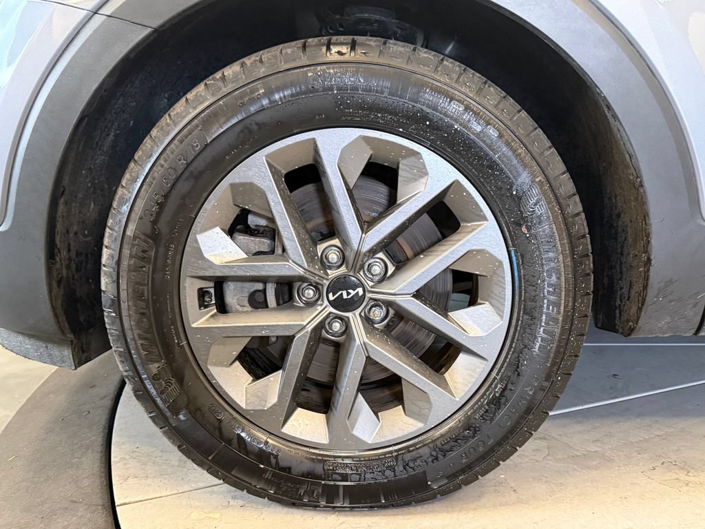 Used 2024 Kia Telluride LX AWD/4WD image 27