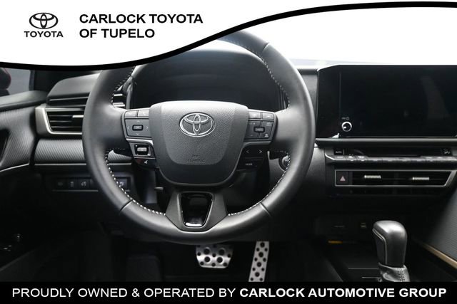 Used 2025 Toyota Camry SE w/ Convenience Package FWD image 28