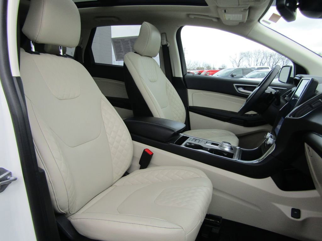 Used 2024 Ford Edge Titanium w/ Equipment Group 301A AWD/4WD image 18