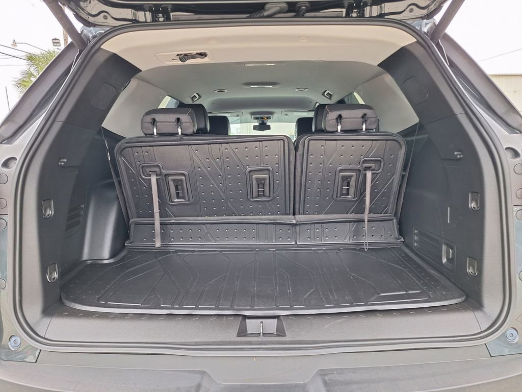 Used 2020 Chevrolet Traverse LT w/ LT Premium Package image 22