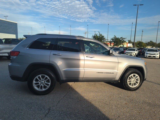 Used 2019 Jeep Grand Cherokee Laredo image 6