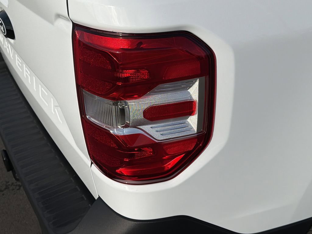 Certified 2025 Ford Maverick XL w/ Equipment Group 102A AWD/4WD image 9