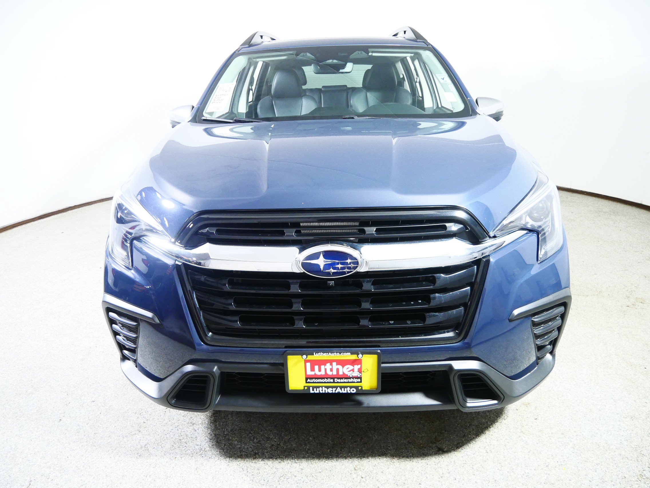 Used 2023 Subaru Ascent Limited w/ Technology Package AWD/4WD image 2