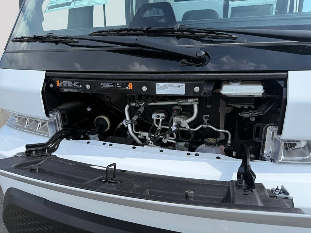 Used 2024 Chevrolet Brightdrop 400 w/ Commercial Equipment Package AWD/4WD image 21