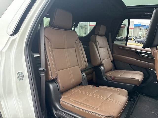 Used 2025 Chevrolet Tahoe High Country image 15