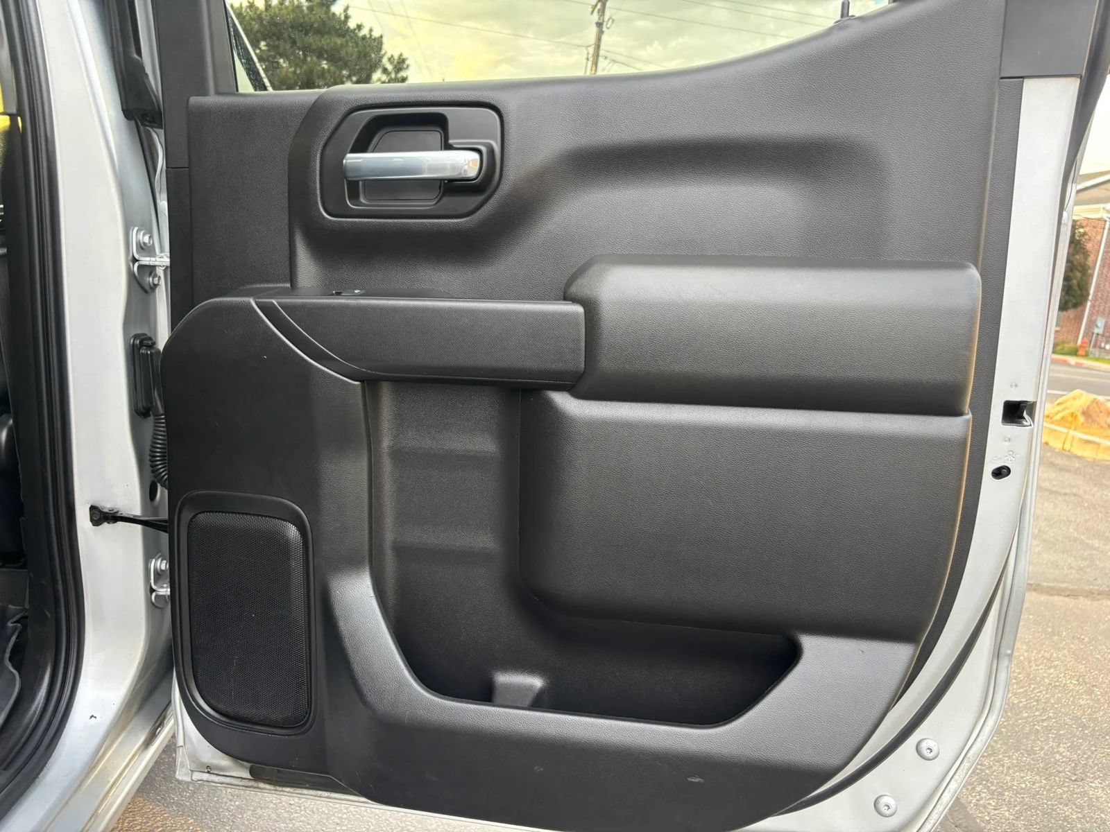 Used 2021 Chevrolet Silverado 1500 LT AWD/4WD image 19