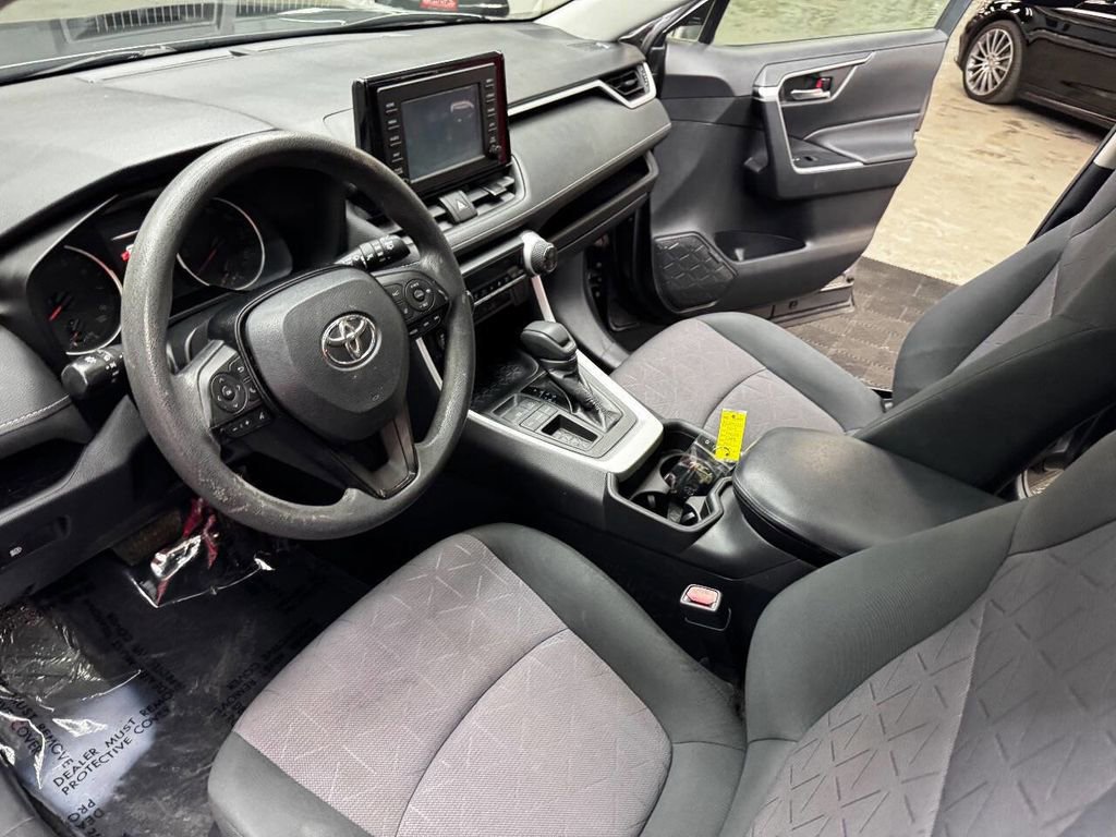 Used 2019 Toyota RAV4 XLE image 33