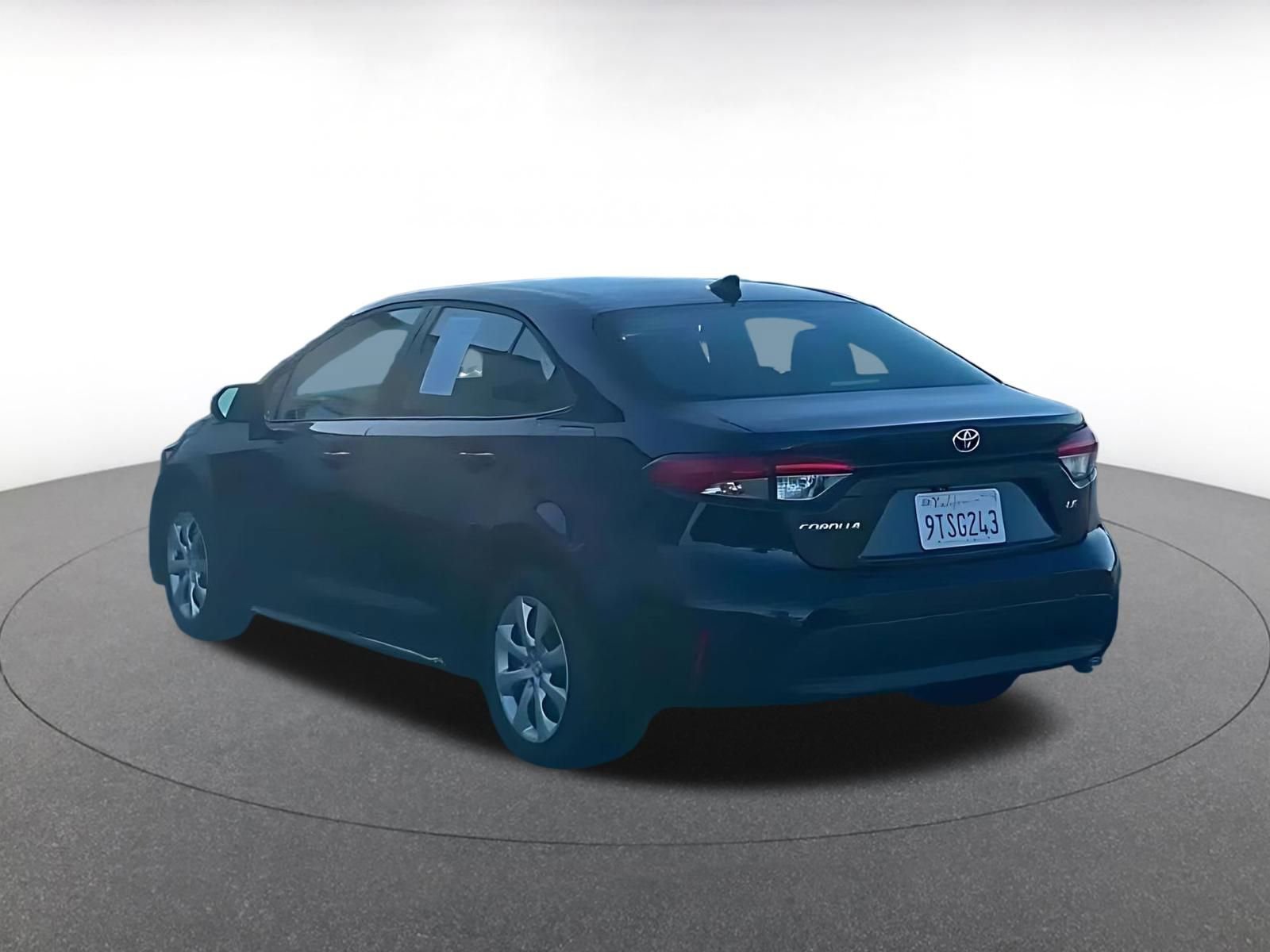 Used 2025 Toyota Corolla LE image 10