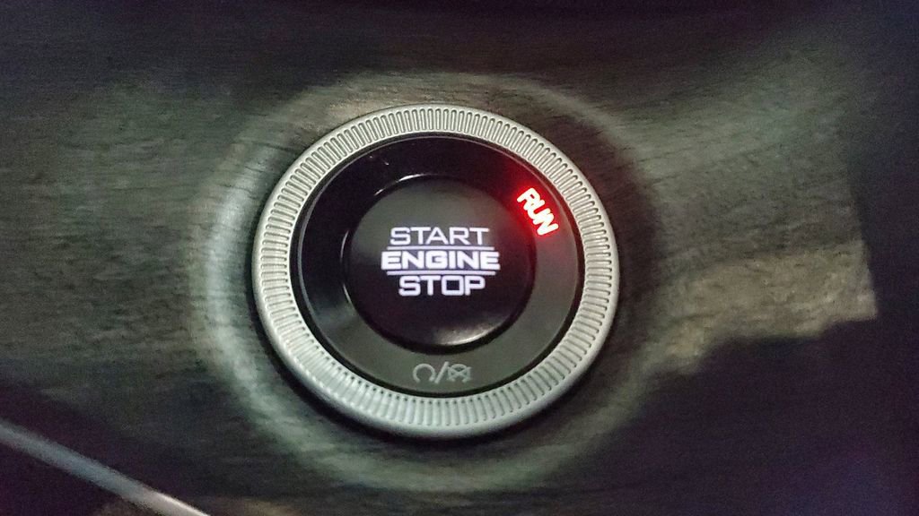 Used 2024 Jeep Grand Cherokee Limited w/ Black Appearance Package image 28