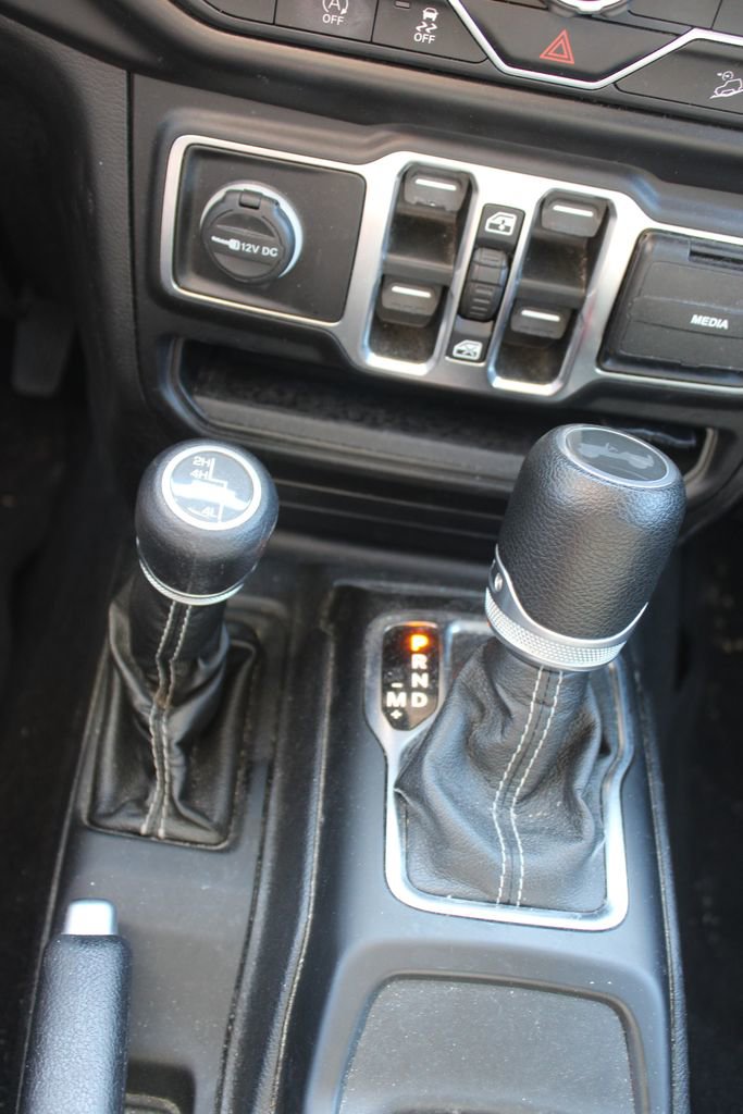 Used 2020 Jeep Wrangler Unlimited Sahara image 21